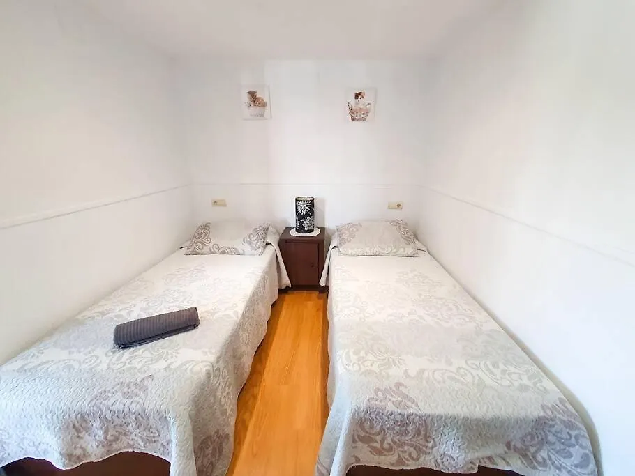 Apartment D With Heated Swimming Pool, Jacuzzi, Waterfall, Heating Is Extra 베날마데나코스타 0*,  스페인