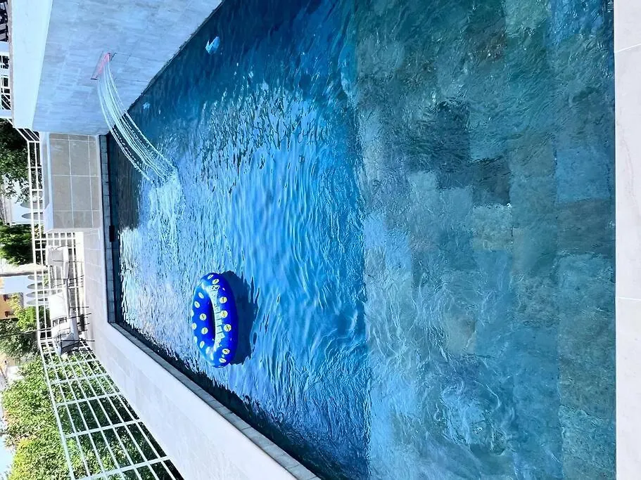 Apartment D With Heated Swimming Pool, Jacuzzi, Waterfall, Heating Is Extra 베날마데나코스타 0*,  스페인