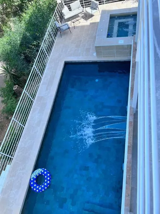 Apartment D With Heated Swimming Pool, Jacuzzi, Waterfall, Heating Is Extra 베날마데나코스타