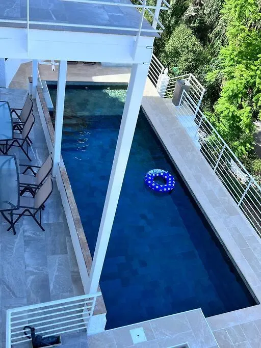Apartment D With Heated Swimming Pool, Jacuzzi, Waterfall, Heating Is Extra Benalmadena 0*,